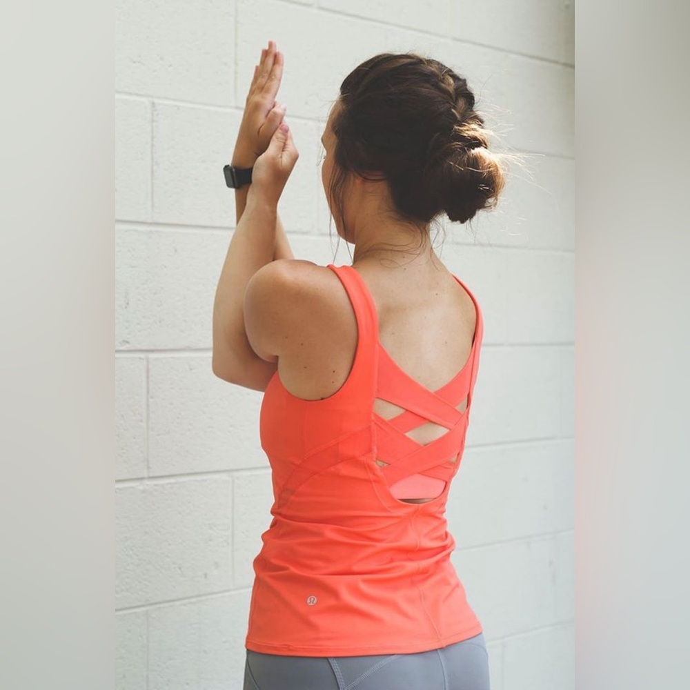 Lululemon Rise and Flow Tank in Cape Red - Size 4